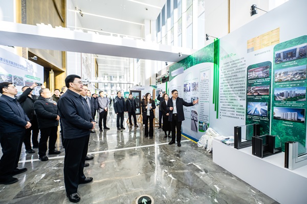 省、厅领导参观米搏(中国)展台 (2).jpg